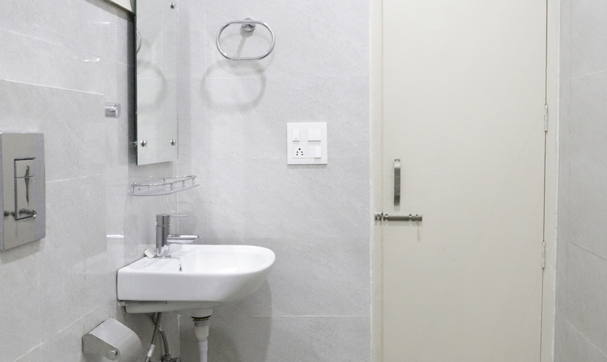 Bathroom 4, Itsy Hotels Kamron, Sahibzada Ajit Singh Nagar