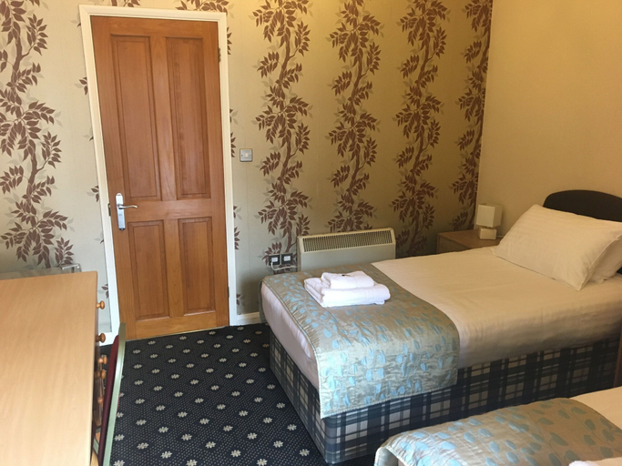 Bedroom 2, El Cafe at The White Swan, Warwickshire