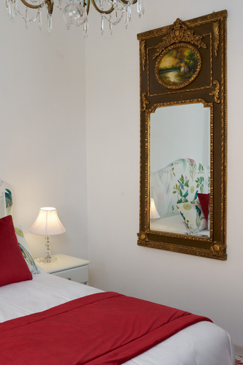 Bedroom 3, Delfini, Rome