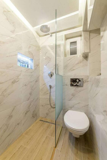 Bathroom 3, Royal Gold Apartments, Belgrade