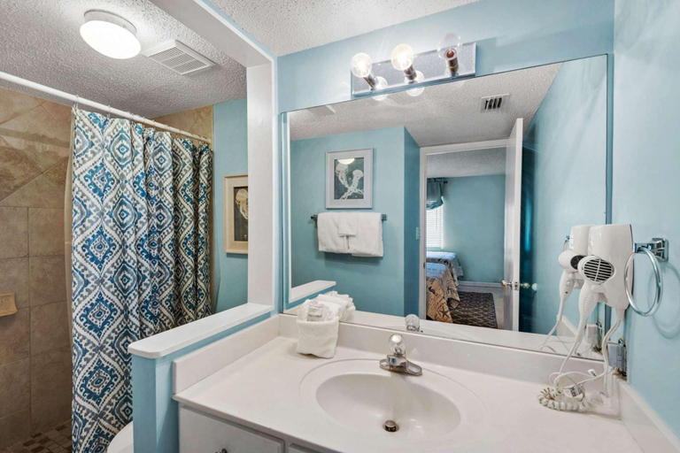 Bathroom 4, Mariner by iTrip Panama City Beach, Bay