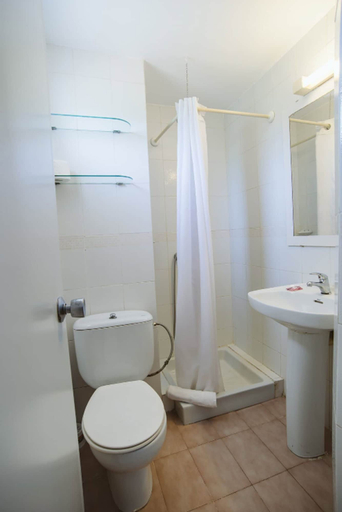 Bathroom 3, Alper Apartments, Baleares