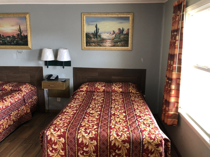 Bedroom 3, Budget inn, Kleberg