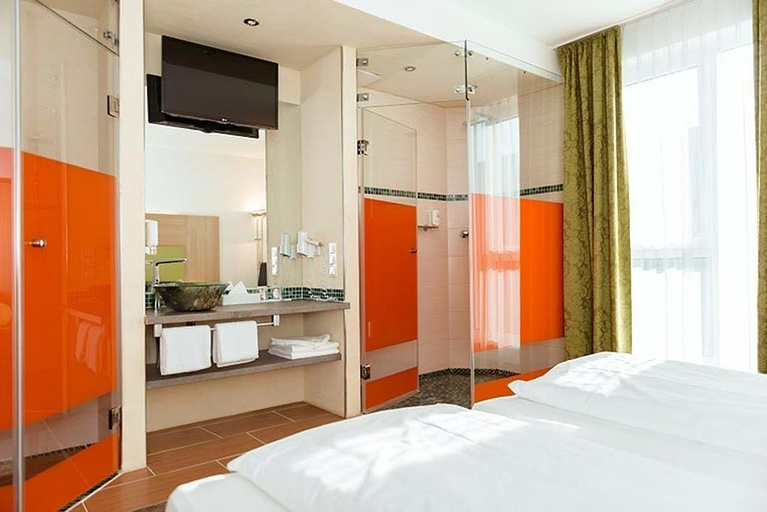 Bedroom 4, Hotel Aviva, Karlsruhe