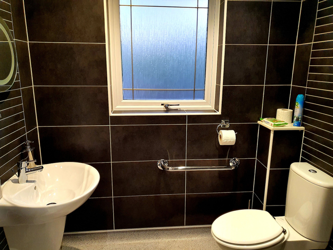 Bathroom 2, The Wee Studio For Two, Stirling