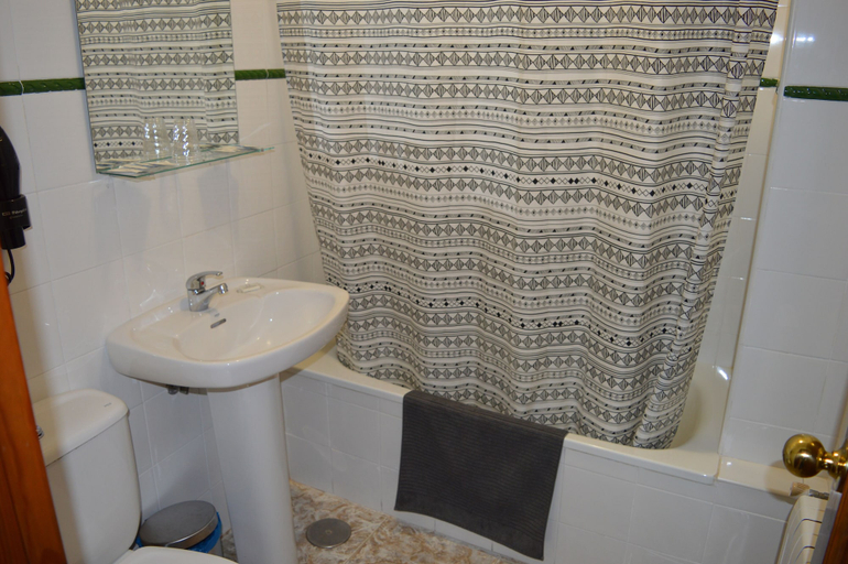 Bathroom 5, Hotel Doña Carmen, Málaga