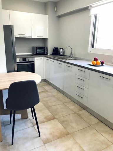 Others 5, Charming Apartment in Faliro, Attica