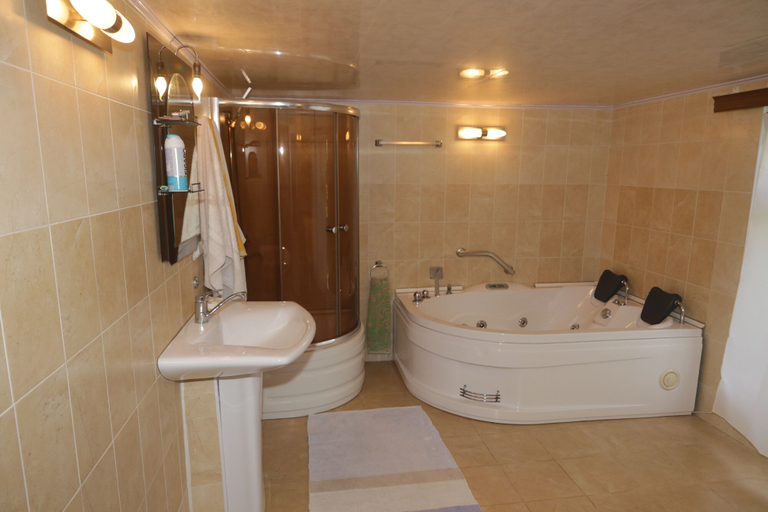 Bathroom 3, Guest House Caucasus, Tkibuli