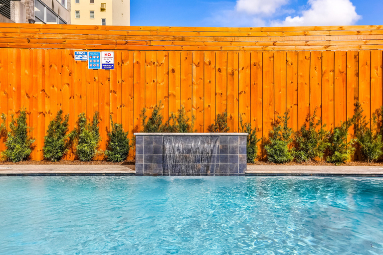 Sport & Beauty 5, Stunning Modern and Fully-Upgraded 5 BR with Pool, Orleans