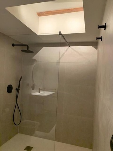 Bathroom 5, Hotel Avenida, Zaragoza