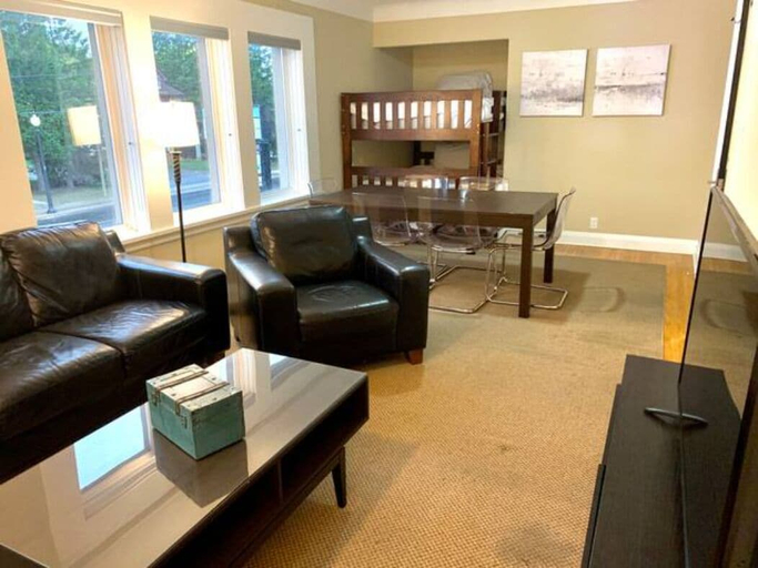 Others 5, Professional Three Bedroom Condo Suite, Hamilton
