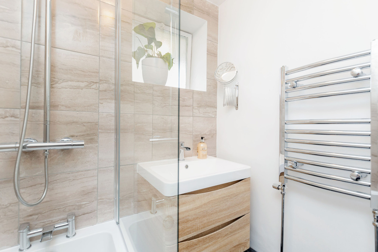 Bathroom 3, Holland Park Heights by BaseToGo, London