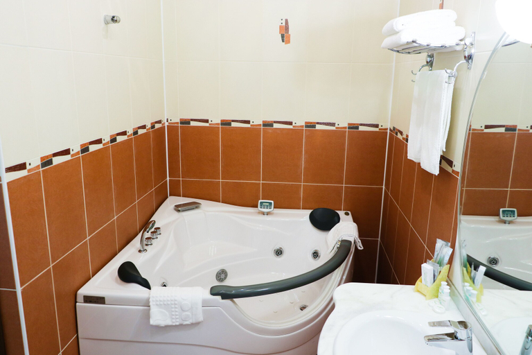Bathroom 3, Edelveis, Khabezskiy rayon