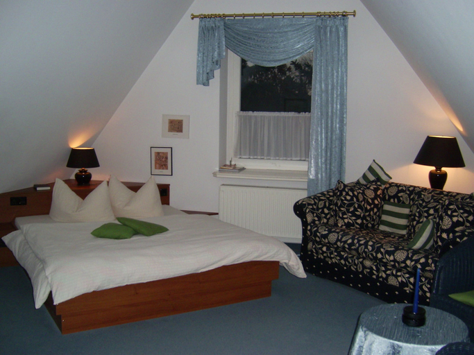Bedroom 4, Villa Markersdorf, Mittelsachsen