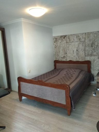 Bedroom 2, Khvamli 2002, Lentekhi