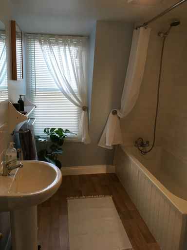 Bathroom, Chic City Centre Georgian Maisonette, Bath and North East Somerset