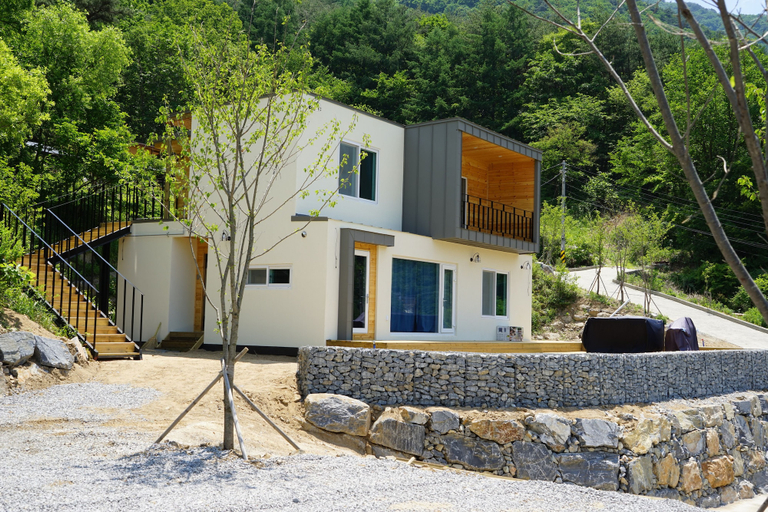 Exterior & Views 1, Moonlight Village Pension, Danyang
