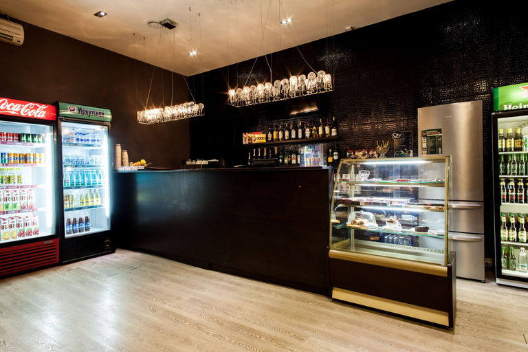 Food & Drinks 4, Elektra Hotel, Water body