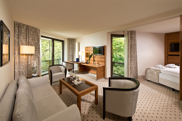 Bedroom 2, Maritim Hotel Bad Homburg, Hochtaunuskreis