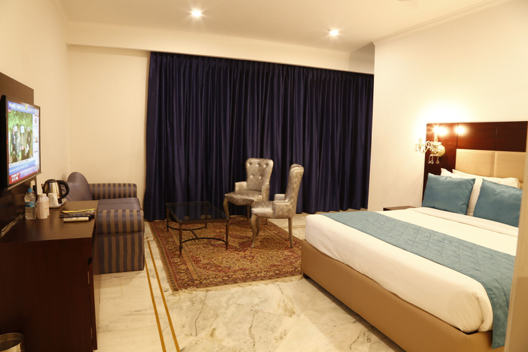 Bedroom 2, Hotel Africa Avenue, Delhi
