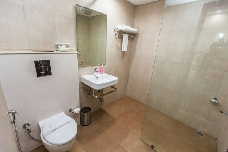 Bathroom 5, Snow Valley Resorts, Shimla