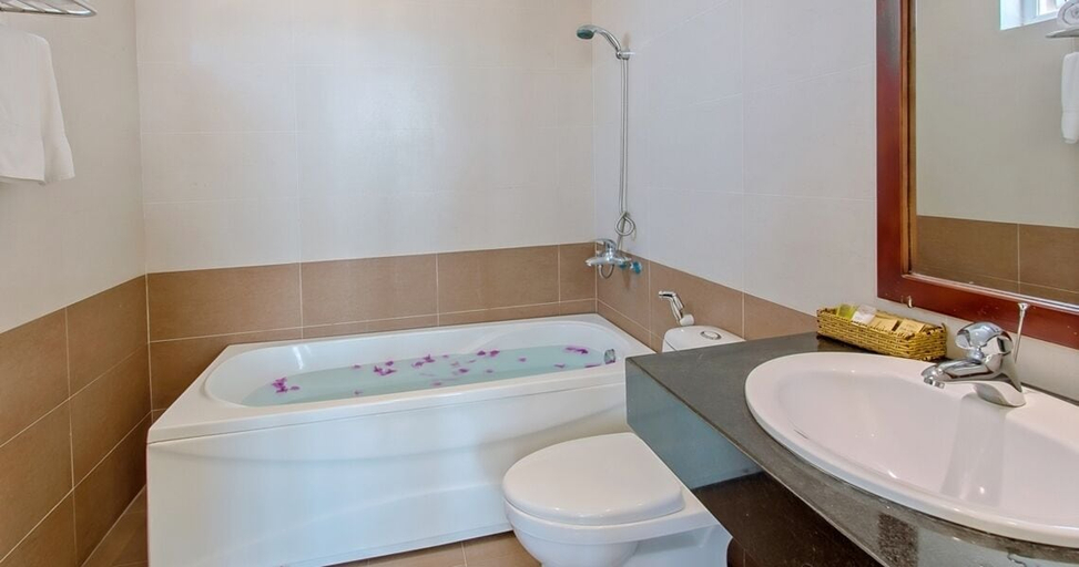 Bathroom 3, SUNVIEW Hotel, Da Nang