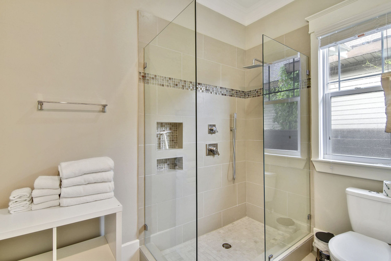 Bathroom 3, Seaclusion, Galveston