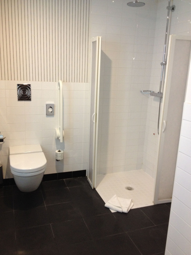 Bathroom 5, Best Western Premier CHC Airport, Genova