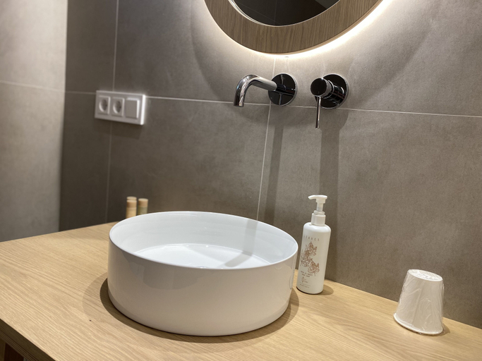 Bathroom 4, Hotel Leonor, Cádiz