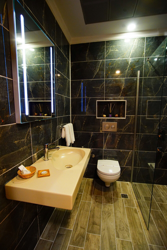 Bathroom 5, Urla Zeytin Otel, Urla