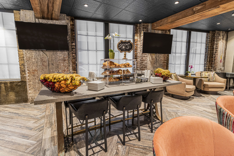 Food & Drinks 5, The Mercantile Hotel New Orleans, Orleans