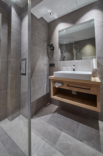 Bathroom 3, Hotel Hubertushof, Zell am See
