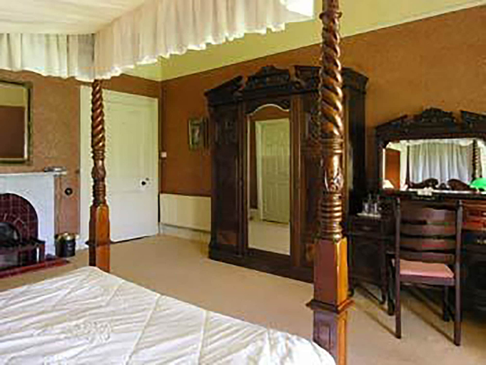 Bedroom 2, Ballinalacken castle country house hotel