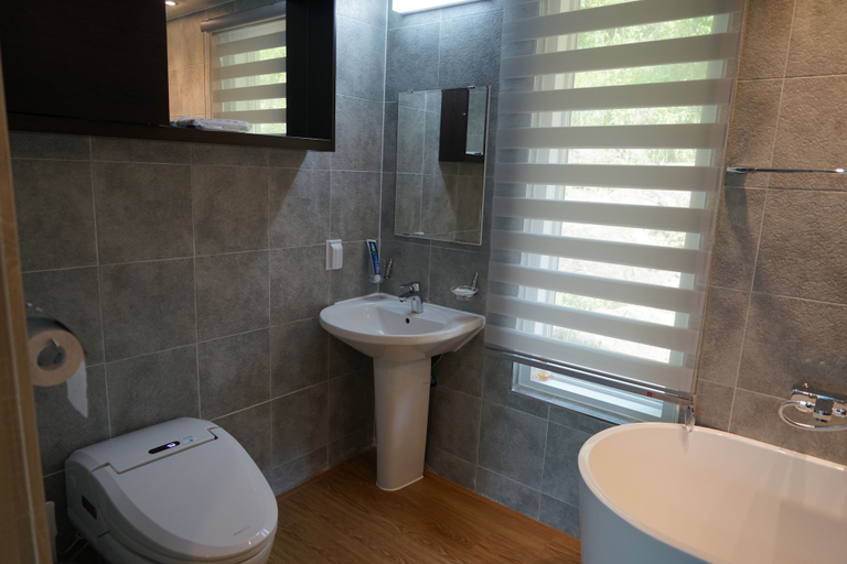 Bathroom 3, Moonlight Village Pension, Danyang