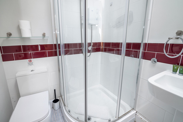 Bathroom, Garden Street Apartments, Derby