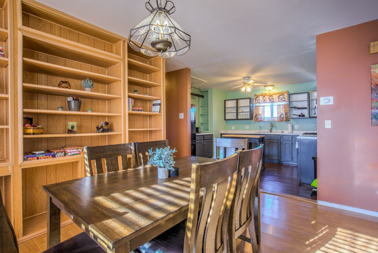 Food & Drinks, 3BR MTN Viewsdowntownnext to Lake, Parks, More, El Paso