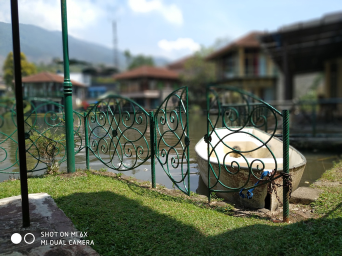 Others 2, Villa Lot 5 Lake View for 30 pax, Cianjur