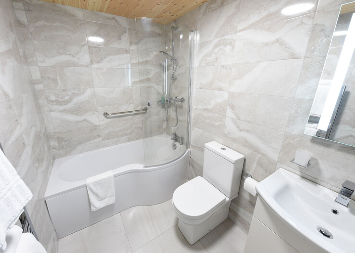 Bathroom 3, Whispering Pines