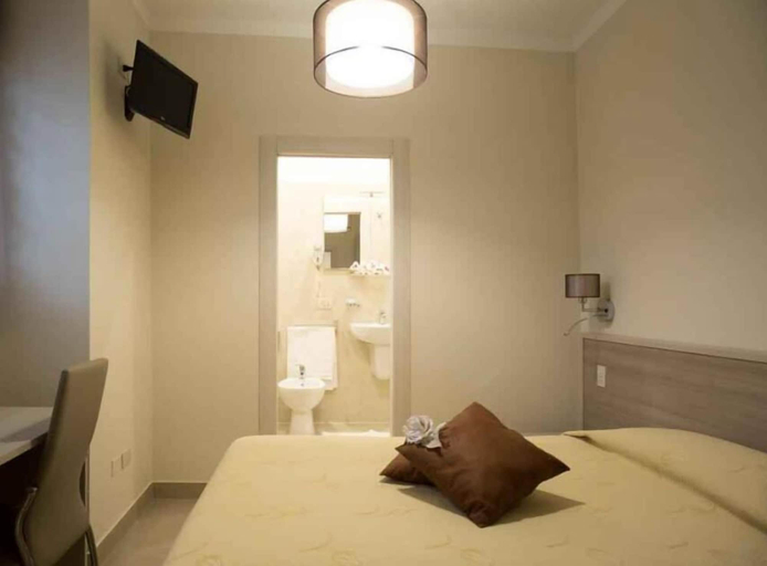 Bedroom 2, La Magione, Pistoia