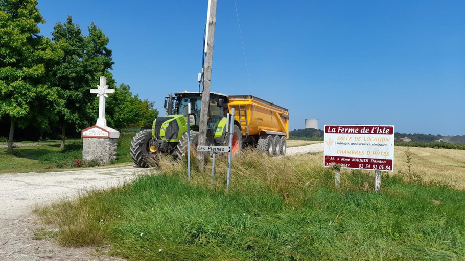 Exterior & Views 2, Roulotte à la Ferme de l'Isle, Loir-et-Cher