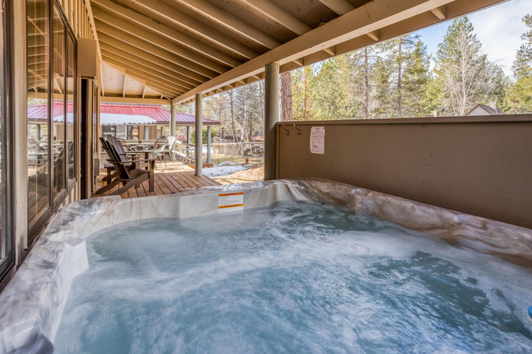 Sport & Beauty 5, Circle 4 Cabin 3, Deschutes
