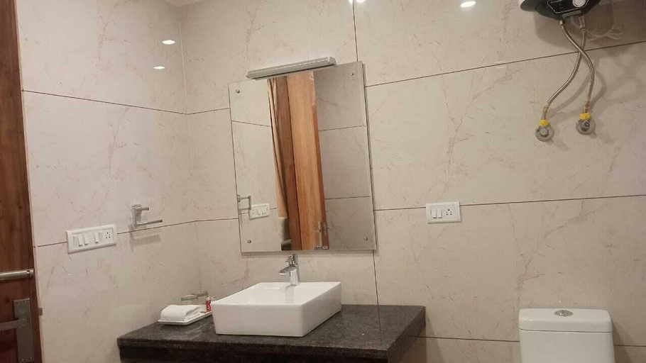 Bathroom 3, Clarks Inn Dudhwa, Lakhimpur Kheri