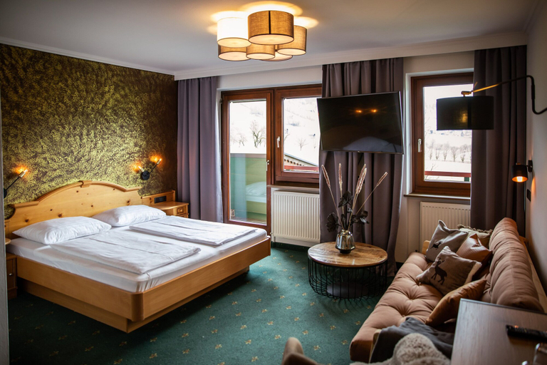 Bedroom 3, Hotel Restaurant tauernhex, Zell am See
