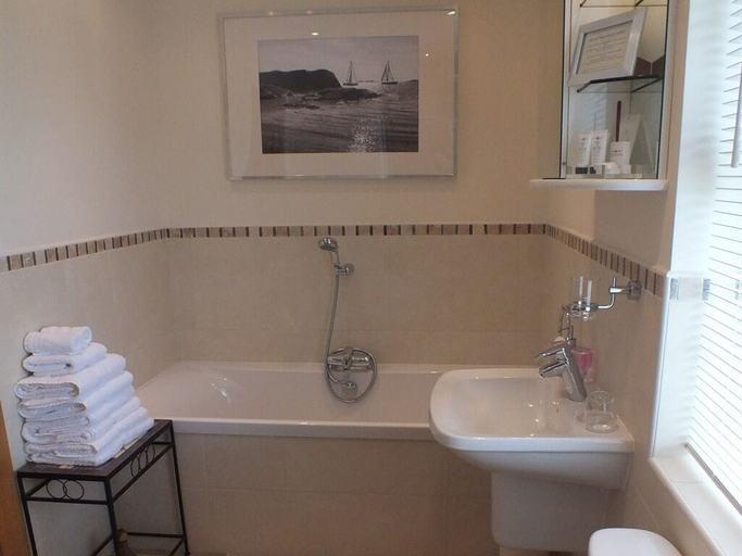 Bathroom 3, Crowfield House, Causeway Coast and Glens