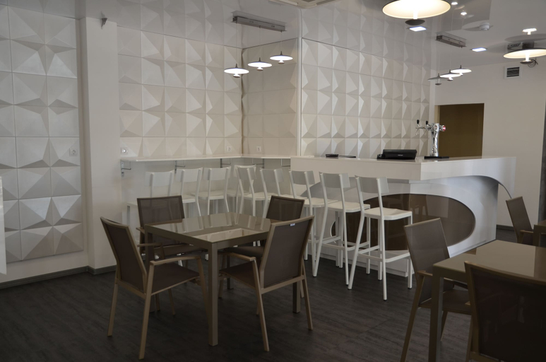 Food & Drinks 3, Capsule hotel Zodiak, Vladivostok gorsovet