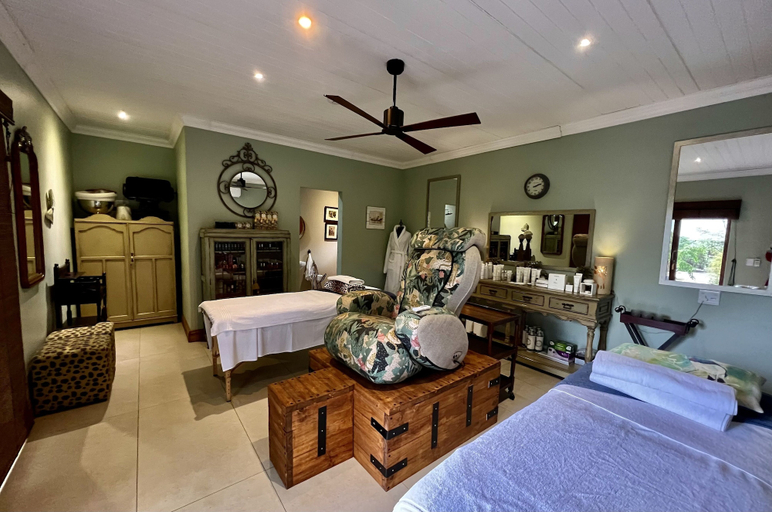 Bedroom 3, Kambaku River Lodge, Ehlanzeni