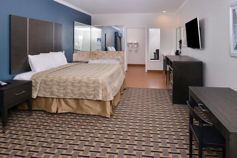 Bedroom 2, Regency Inn and Suites, Houston
