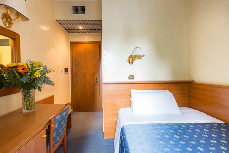 Bedroom 3, BALTIK GUESTHOUSE, Roma