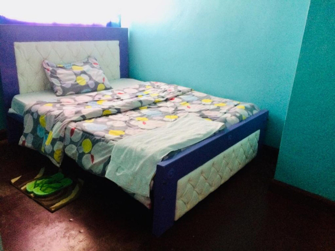 Bedroom 3, Serenity Restaurant and Accommodation, Kapseret