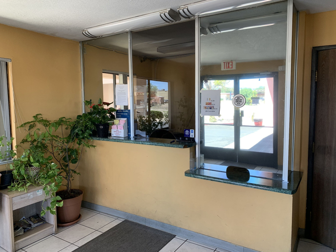 Others 4, Luxury Inn, Bernalillo